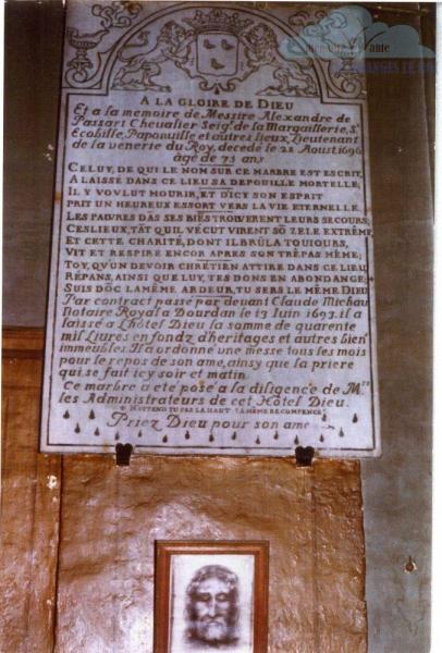 dans-la-chapelle-de-la-maison-de-retraite-de-dourdan-plaque-du-donateur-alexandre-de-passart